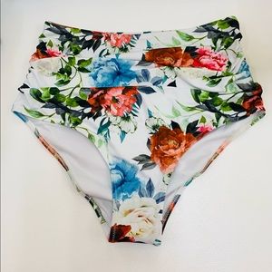 NWT Cupshe Rambling Rose Falbala Floral Bikini Bottoms size M